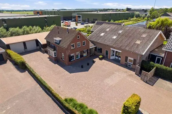 Tussenwoning te koop: Hofwegen 24, Bleskensgraaf-Dorp Bleskensgraaf Ca