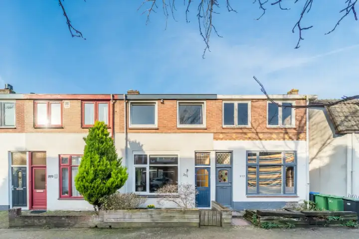 Tussenwoning te koop: hoge larenseweg 211, Geuzenbuurt Hilversum