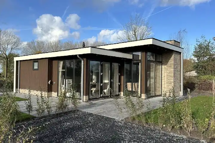 Vrijstaande woning te koop: Hogebrugweg 11, Waarland (woonkern) Waarland