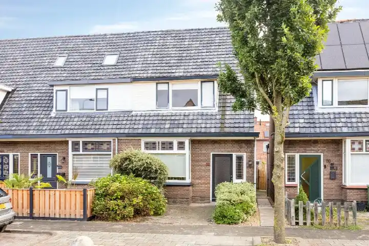 Hoekwoning te koop: Hogeweidseweg 12, De Lok Tiel
