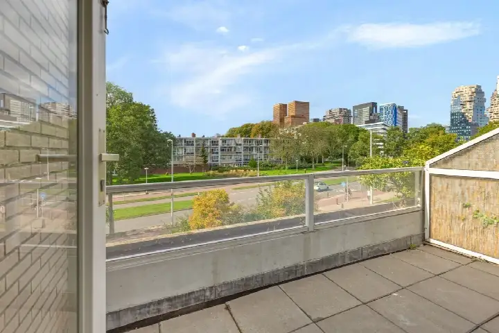 Apartment for sale: Hogewerf 80, De Klenckebuurt Amsterdam