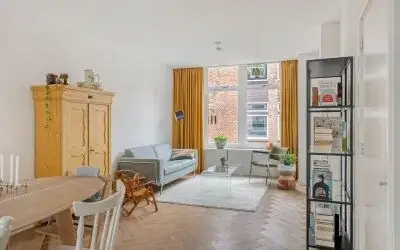 Tussenwoning te koop: Hogewoerd 7, Binnenstad Woerden