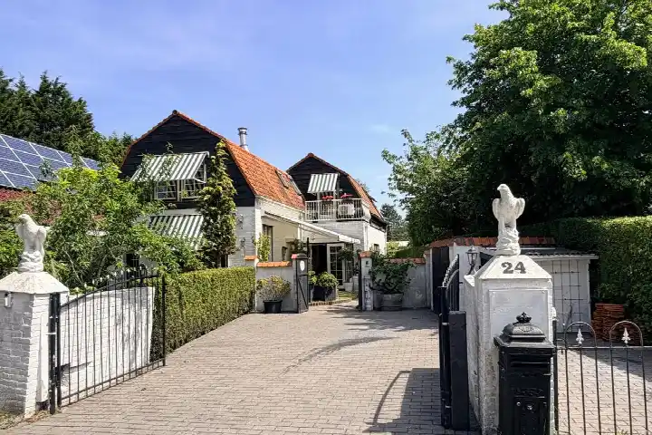Detached house for sale: Hogezoom 24, Kloosterweg en omgeving Burgh-Haamstede