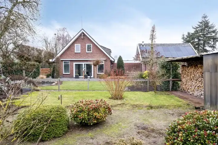Detached house for sale: Hollanderdijk 2, Enter-Oost Enter