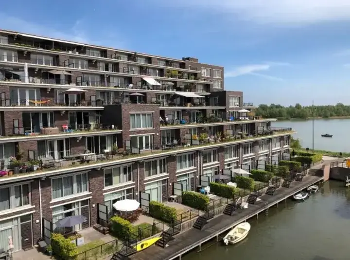 Apartment for rent: Hollandiagracht 117, Theo van Goghparkbuurt Amsterdam