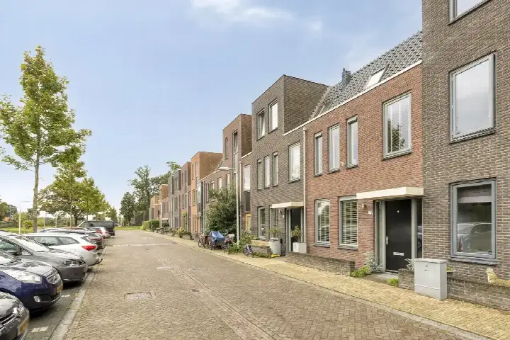 Tussenwoning te koop: Hollands Hoenlaan 47, Veller Barneveld