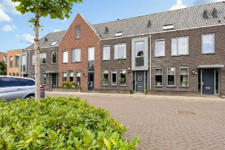 Tussenwoning te koop: Hollands Hoenlaan 65, Veller Barneveld