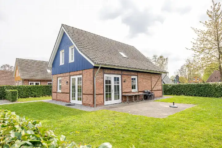 Detached house for sale: Hommelweg 2-728, Recreatiepark Hommelheide Susteren