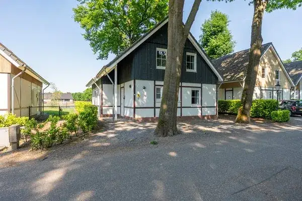 Vrijstaande woning te koop: Hommelweg 2R-510, Recreatiepark Hommelheide Susteren