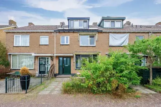 Semi-detached for sale: Hondemanstraat 10, Boerejonkerbuurt Zaandam