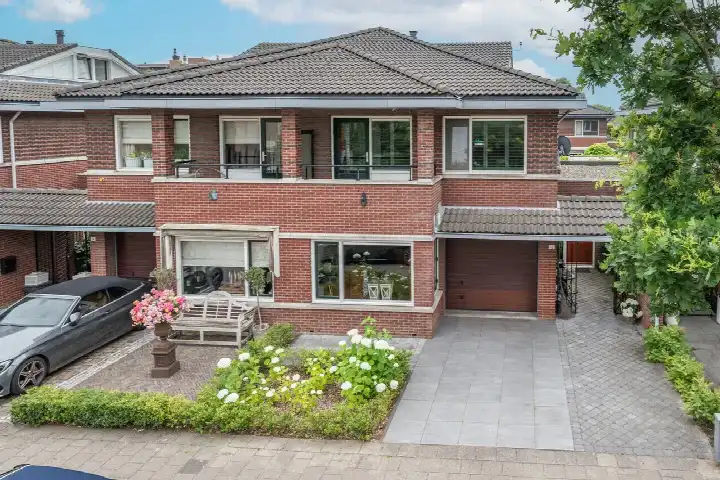 Terraced house for sale: Hondiusdreef 12, Oosteindsche Ackers Bergschenhoek