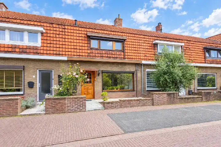 Tussenwoning te koop: Hondiusstraat 15, Lievenspolder Terneuzen