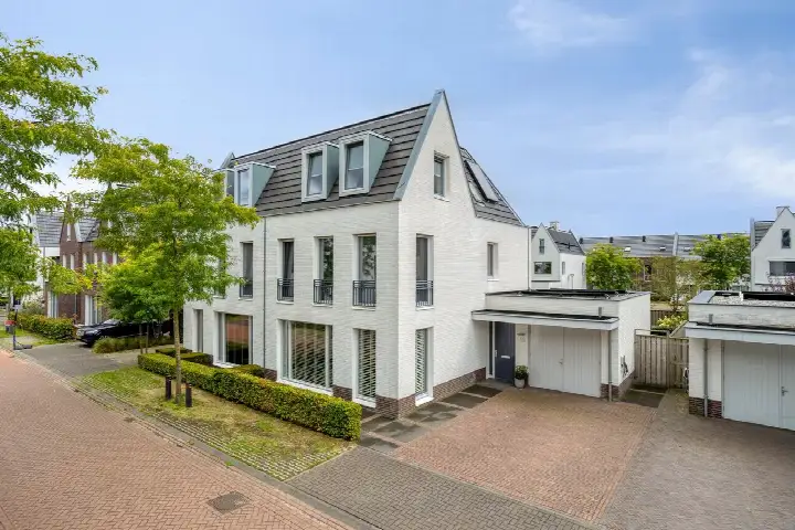Twee-onder-één-kap te koop: Honingklaverstraat 13, De Herven 'S-Hertogenbosch