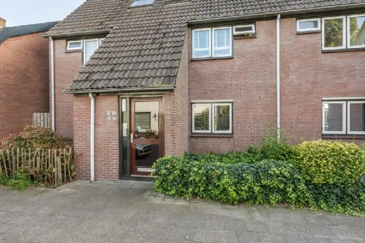 Studio te koop: Honingstraat 27, Langgewenstbuurt Hilversum