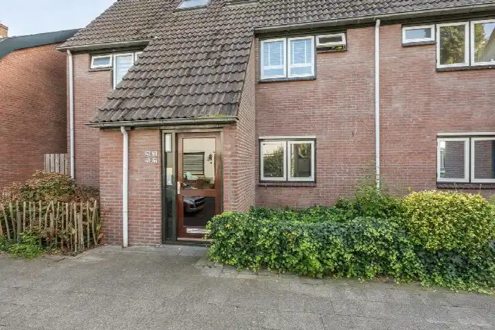 Studio for sale: Honingstraat 27, Langgewenstbuurt Hilversum
