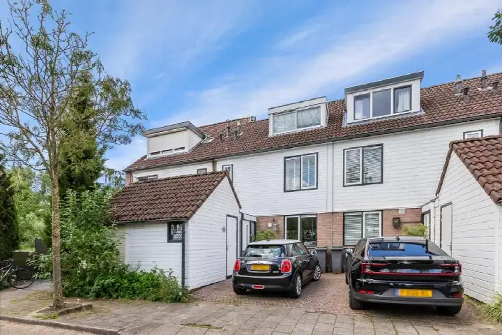 Tussenwoning te koop: Hoofdenburgsingel 190, Ouderkerk aan de Amstel Ouderkerk Aan De Amstel