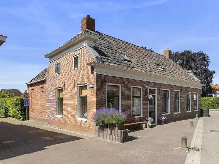Detached house for sale: Hoofdstraat 13, Eenrum Eenrum