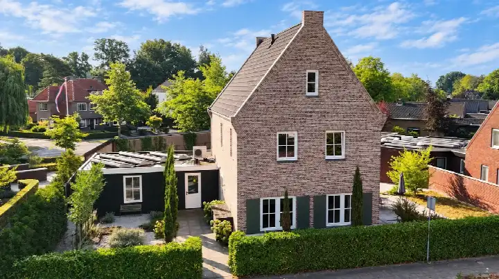 Vrijstaande woning te koop: Hoofdstraat 132A, Zeeheldenwijk Voorthuizen