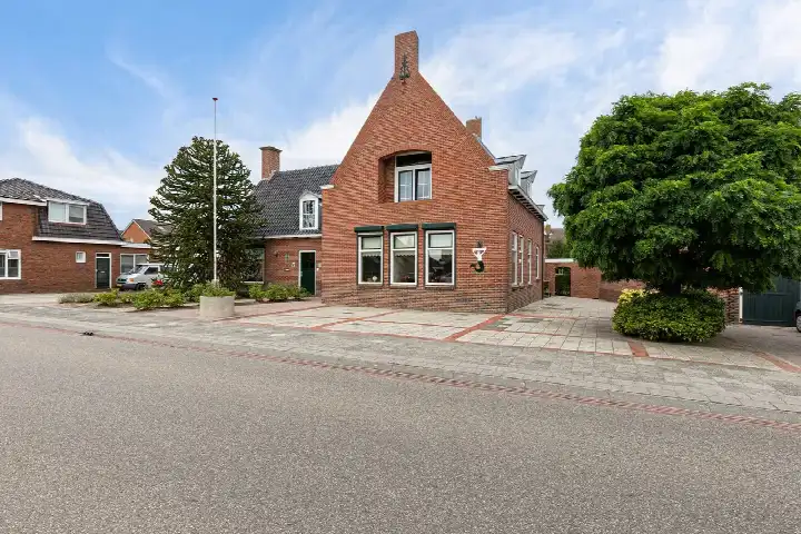Detached house for sale: Hoofdstraat 139, Uithuizermeeden Noord Uithuizermeeden
