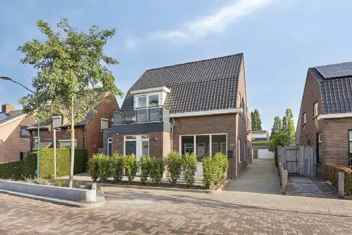Appartement te koop: Hoofdstraat 28, Hoofdstraat Heeswijk-Dinther