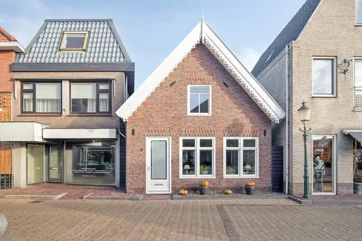 Vrijstaande woning te koop: Hoofdstraat 9, Hippolytushoef Centrum (woonkern) Hippolytushoef