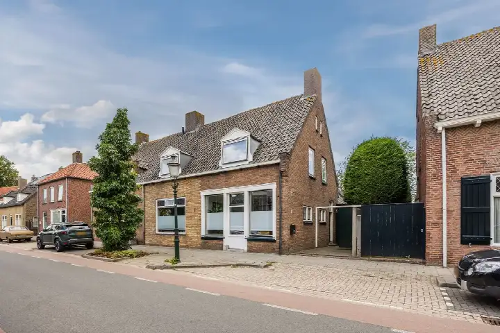Twee-onder-één-kap te koop: Hoofdstraat 9, Zevenbergschen Hoek Zevenbergschen Hoek (Gem. Moerdijk)