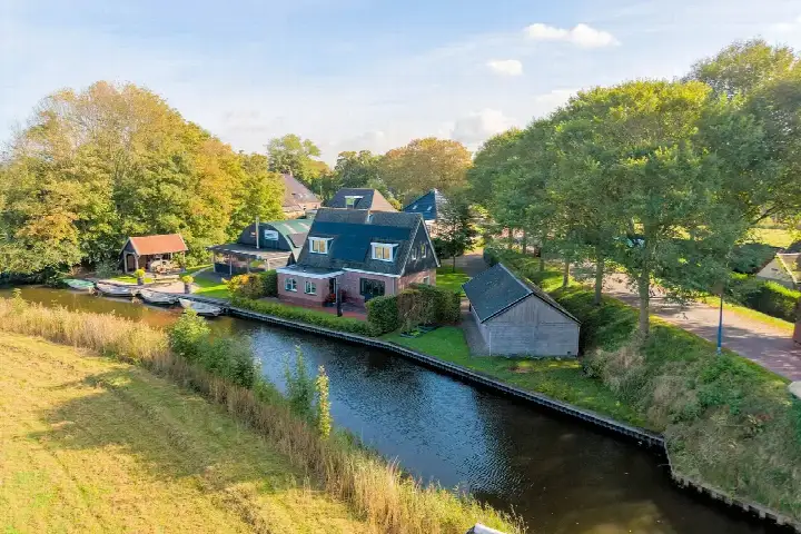 Vrijstaande woning te koop: Hoofdweg 24, Hitzum Hitzum