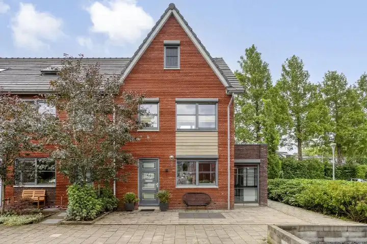 Corner house for sale: Hooftmanlaan 54, Blokweer Zuid Alblasserdam