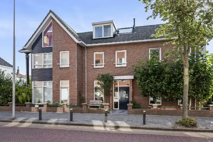 Tussenwoning te koop: Hooftstraat 234, Nieuwe Sloot Alphen Aan Den Rijn