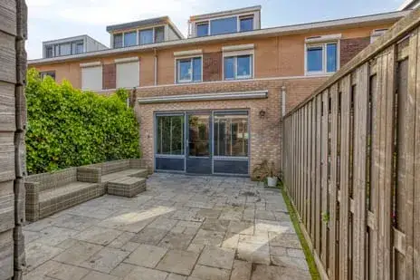 Terraced house for sale: Hooftstraat 8, Eilandenbuurt Bergschenhoek