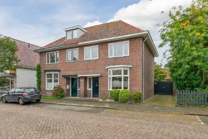 Semi-detached for sale: Hoog Geldrop 53, Zesgehuchten Geldrop