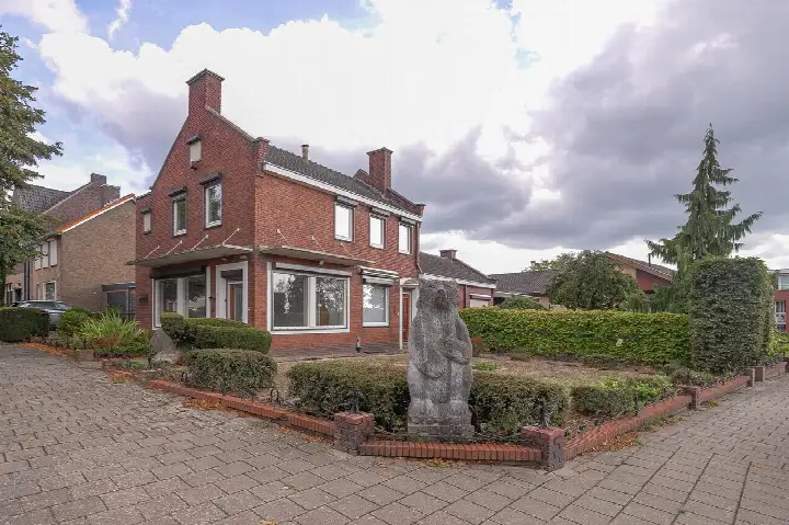 Vrijstaande woning te koop: Hoogenweg 10, Oud-Stein Stein