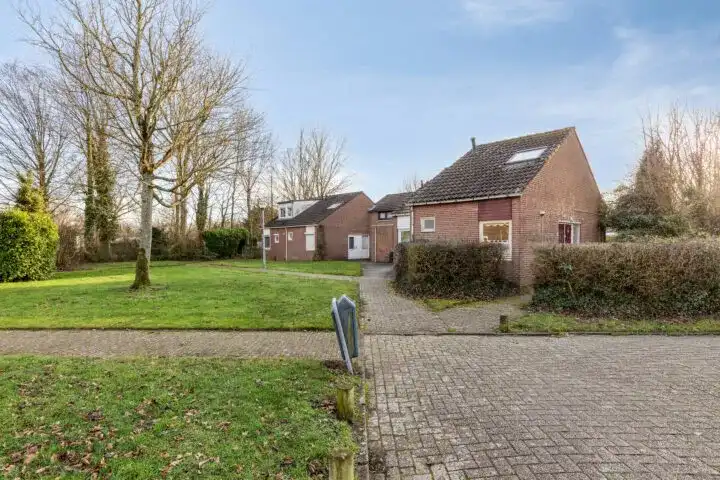 Tussenwoning te koop: Hoogerwerfsweg "De Tong" 96, Recreatiegebied Bruinisse