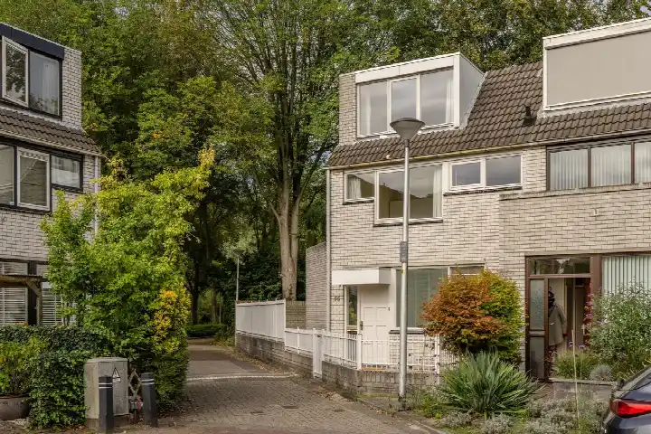 Corner house for rent: Hoogheemraadstraat 55, Groot Deijleroord-Ter Weer Wassenaar