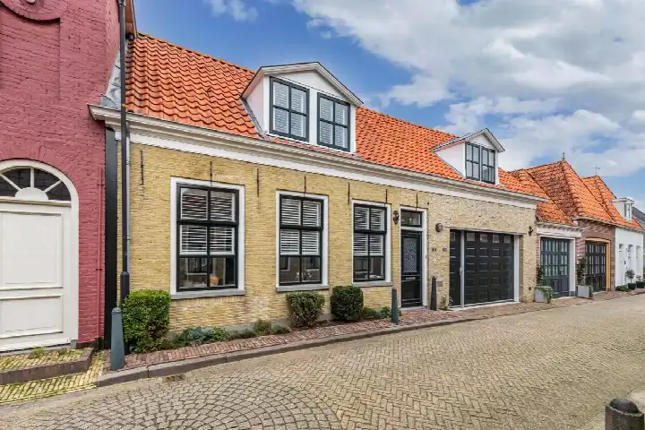Hoekwoning te koop: Hoogstraat 32, Bolsward binnen De Wallen Bolsward