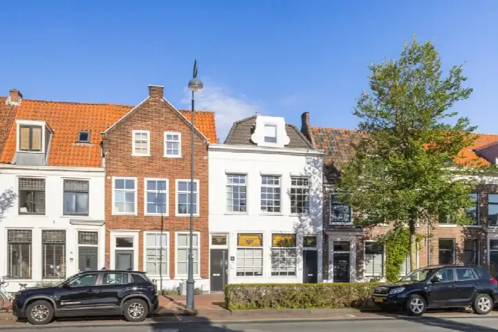 Tussenwoning te koop: Hooimarkt 24, Stationsbuurt Haarlem