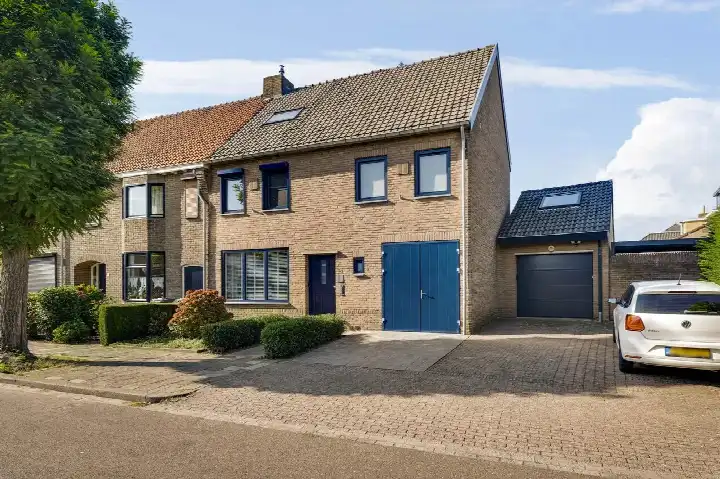 Hoekwoning te koop: Hoolstraat 1, Beek Beek