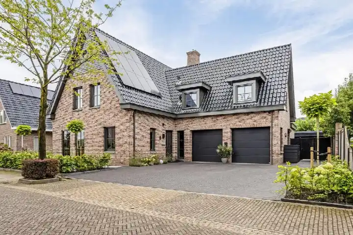Vrijstaande woning te koop: Hortensialaan 8, De Schans en Oude Molen Halsteren