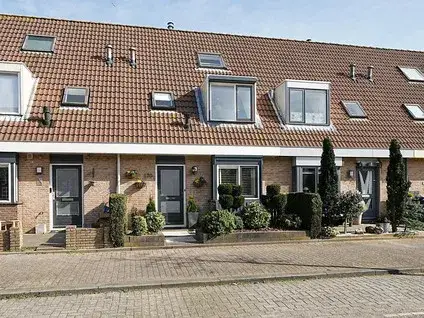 Terraced house for sale: houdringeweg 170, Beverwaard Rotterdam