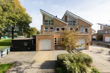 Twee-onder-één-kap te koop: Houkeslootstraat 18, Het Eiland Sneek