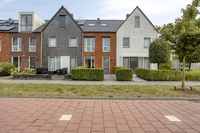 Terraced house for sale: Houtblazerspad 73, Oud-Beijerland Poortwijk Oud-Beijerland