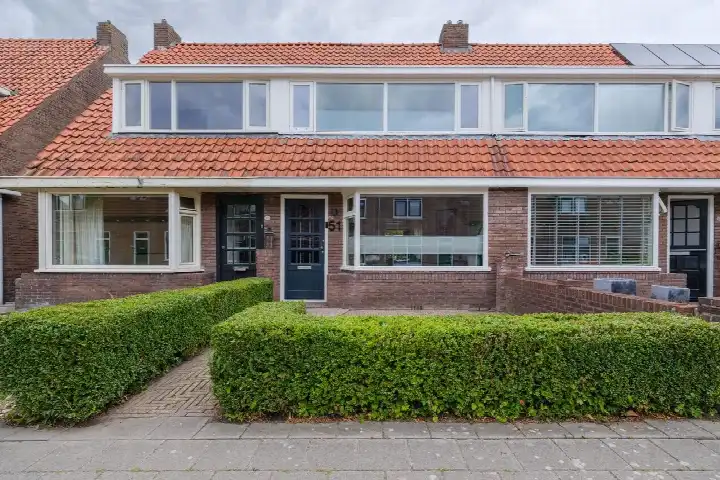 Tussenwoning te koop: Houtlaan 51, Noord-Oost zuid Drachten