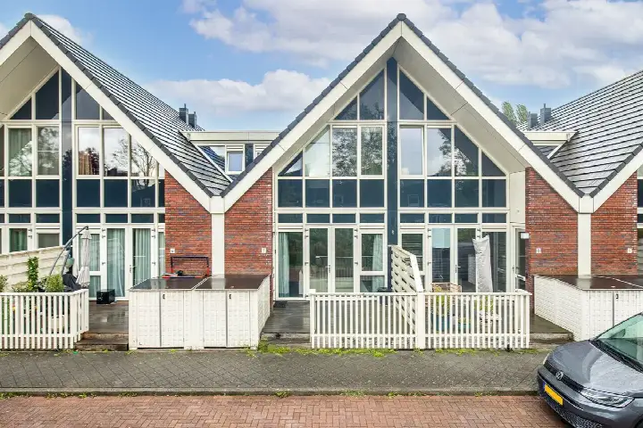 Tussenwoning te koop: Houtrakkade 7, Bedrijvengebied Oudenrijn De Meern