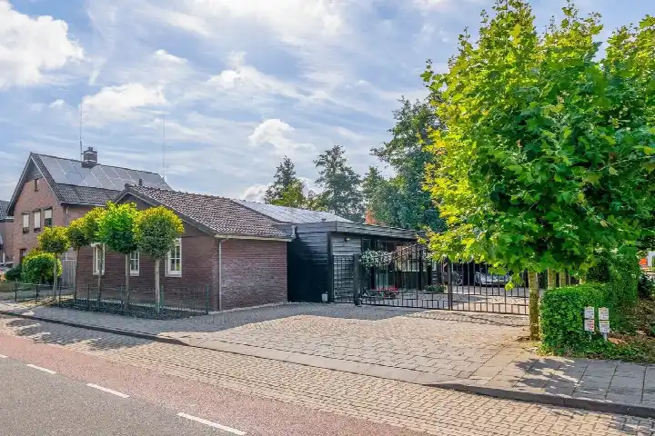 Detached house for sale: Houtse Parallelweg 73, Houtsdonk Helmond