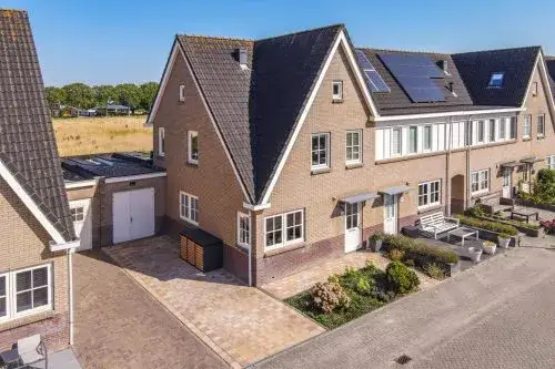 Tussenwoning te koop: Houtwerf 32, Waarland (woonkern) Waarland