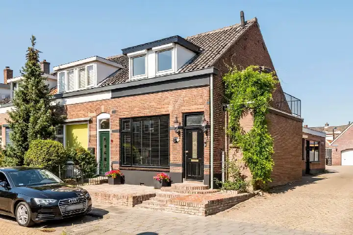 Hoekwoning te koop: Hovenierslaantje 16, Santwijck Tiel