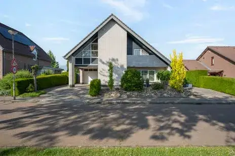 Vrijstaande woning te koop: Hovenweide 8, Oud-Geleen en Haesselderveld Geleen