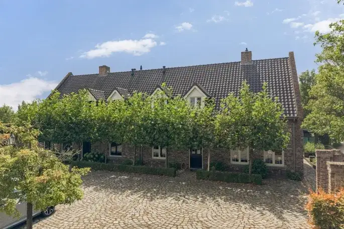 Twee-onder-één-kap te koop: Hoverhofweg 53, Kern Hout-Blerick Venlo