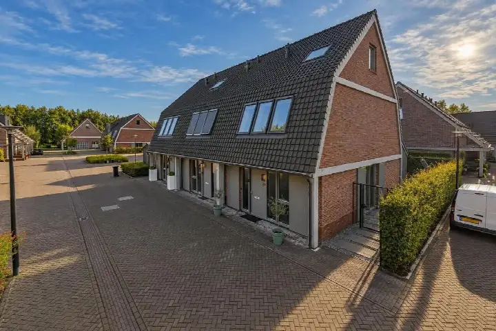 Hoekwoning te koop: Hubertshoeve 25, Erpseweg Zuid Veghel