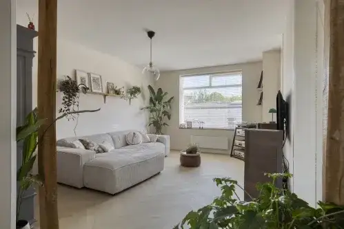 Hoekwoning te koop: Hugo de Grootstraat 8, Emmalaan Alphen Aan Den Rijn